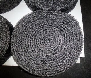 pytlový úvazek - černě žíhaný - balení po cca 6500 ks (cca 10 kg)